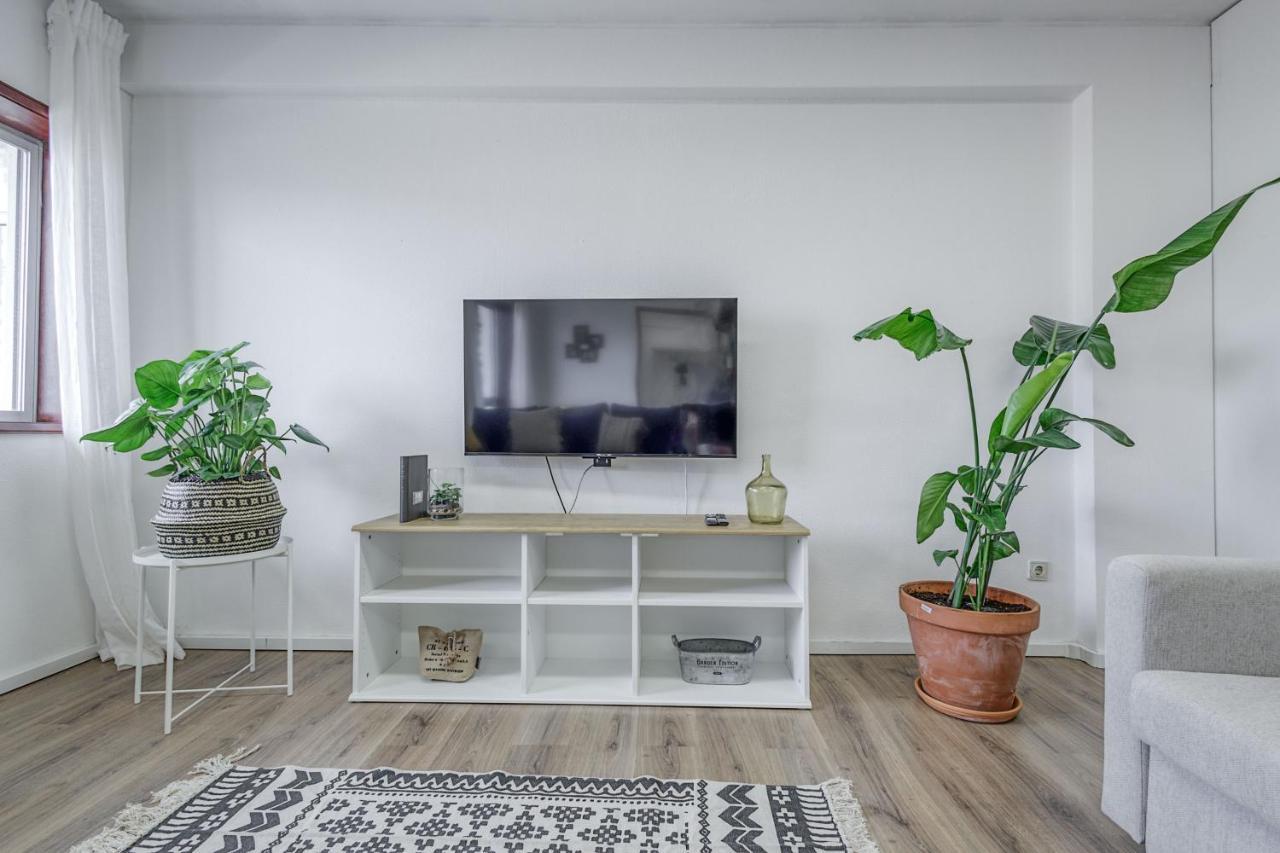 Travel & Live Fernao Magalhaes Apartment Porto Luaran gambar